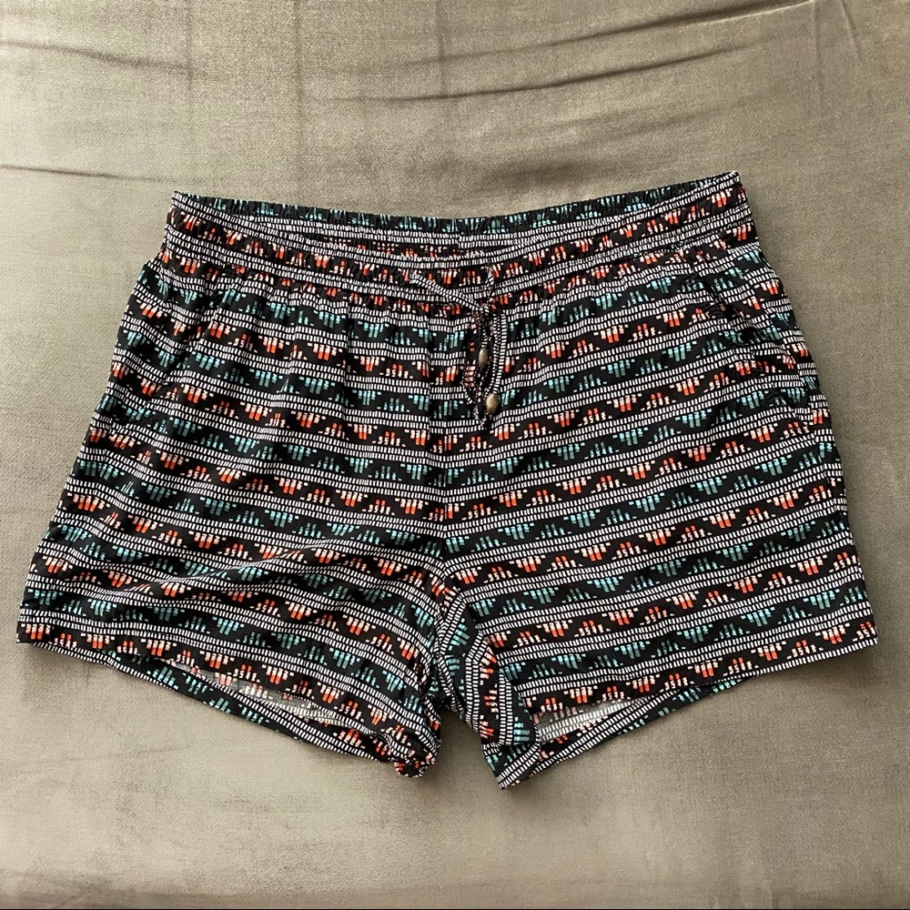 Old Navy Women’s Flowy Shorts, L